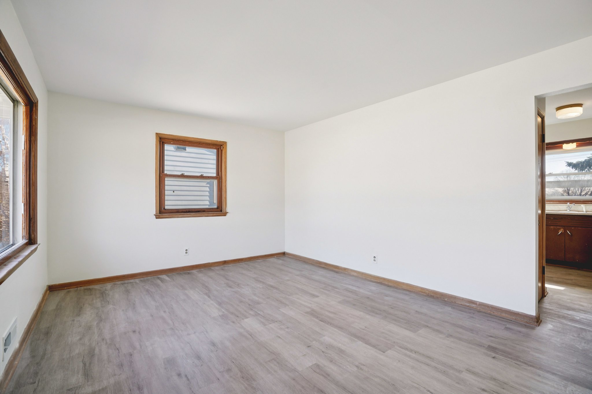 Birch Dr-S2002-008.jpg