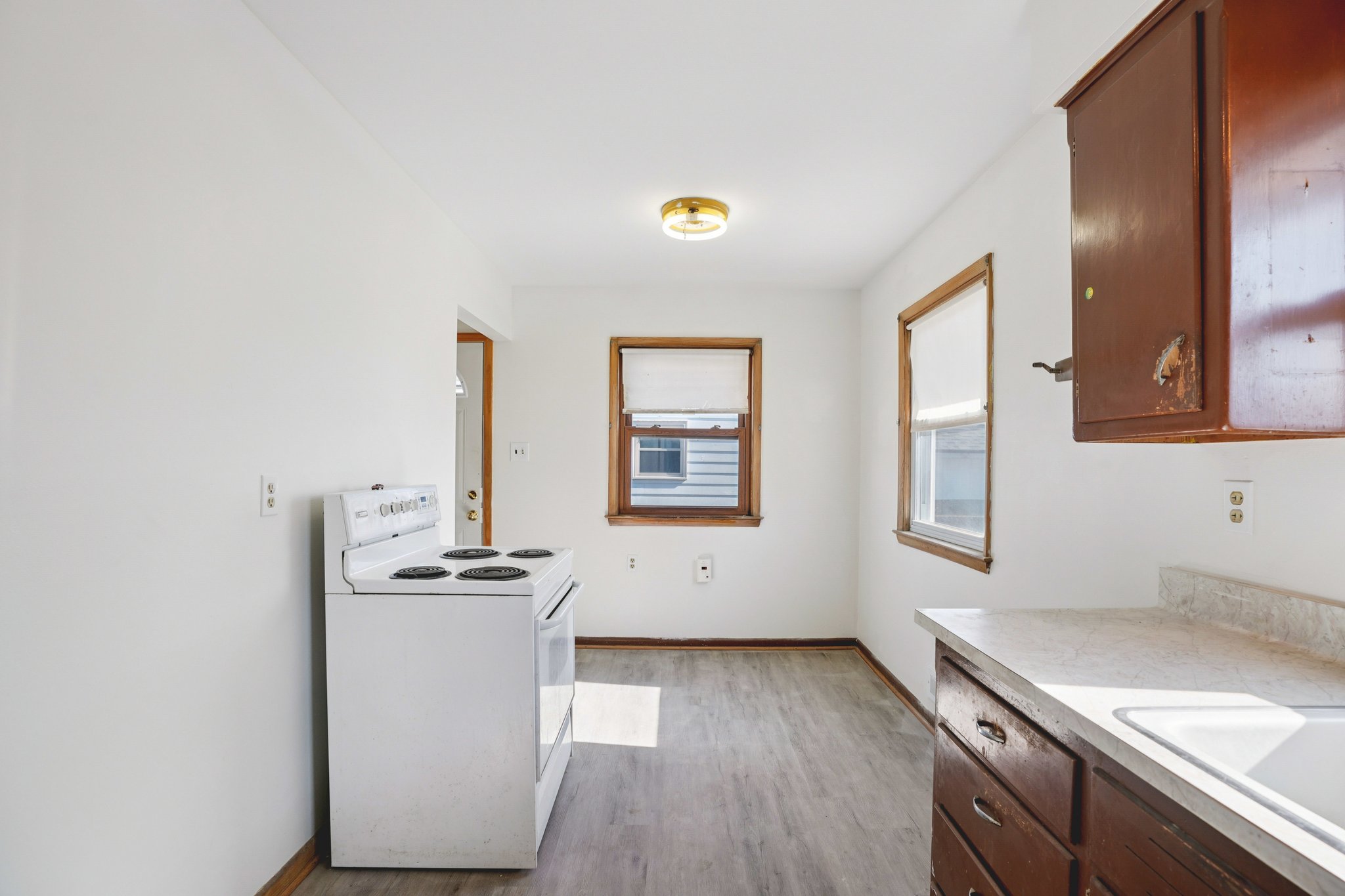 Birch Dr-S2002-012.jpg