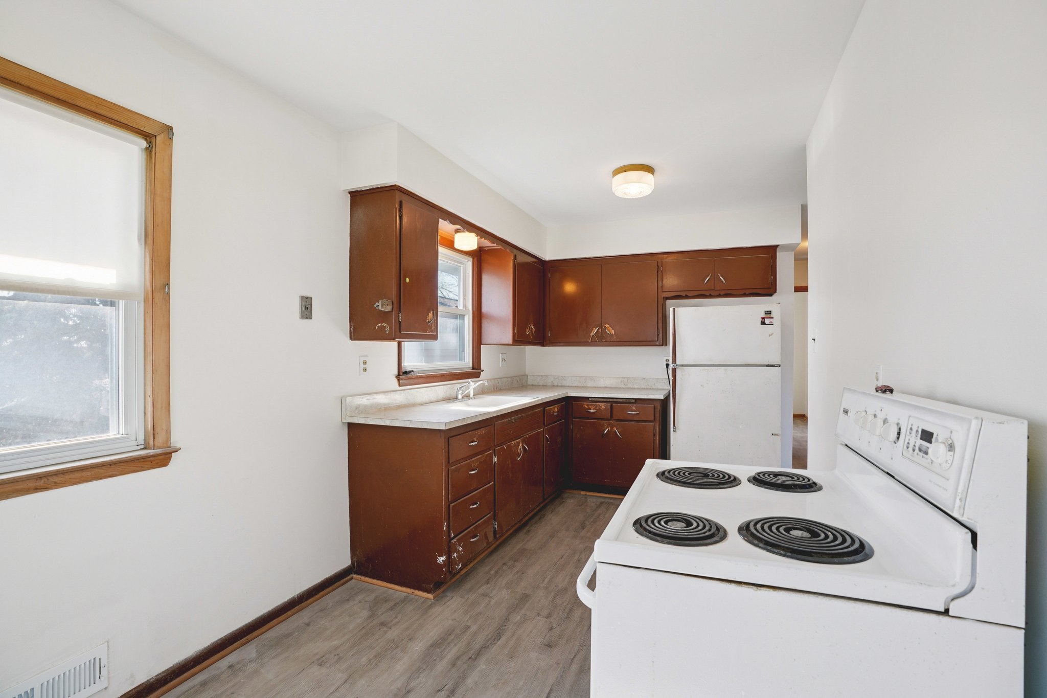 Birch Dr-S2002-014.jpg