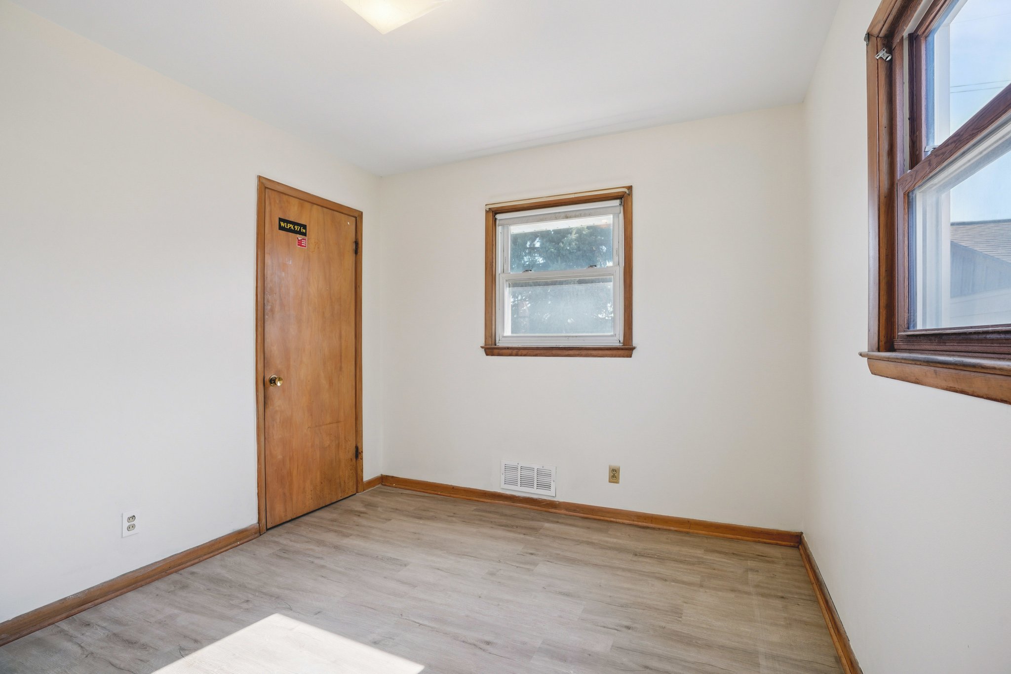 Birch Dr-S2002-021.jpg