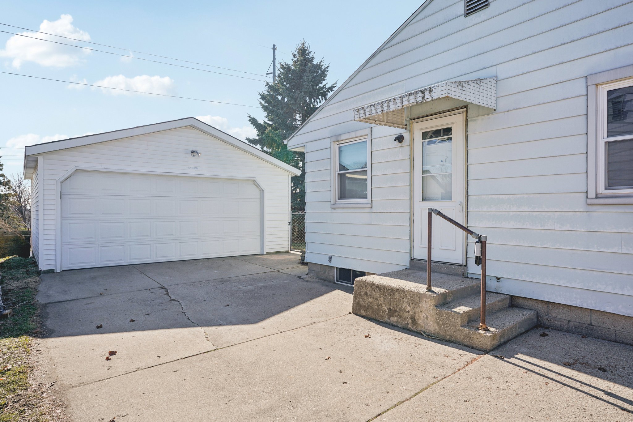 Birch Dr-S2002-030.jpg