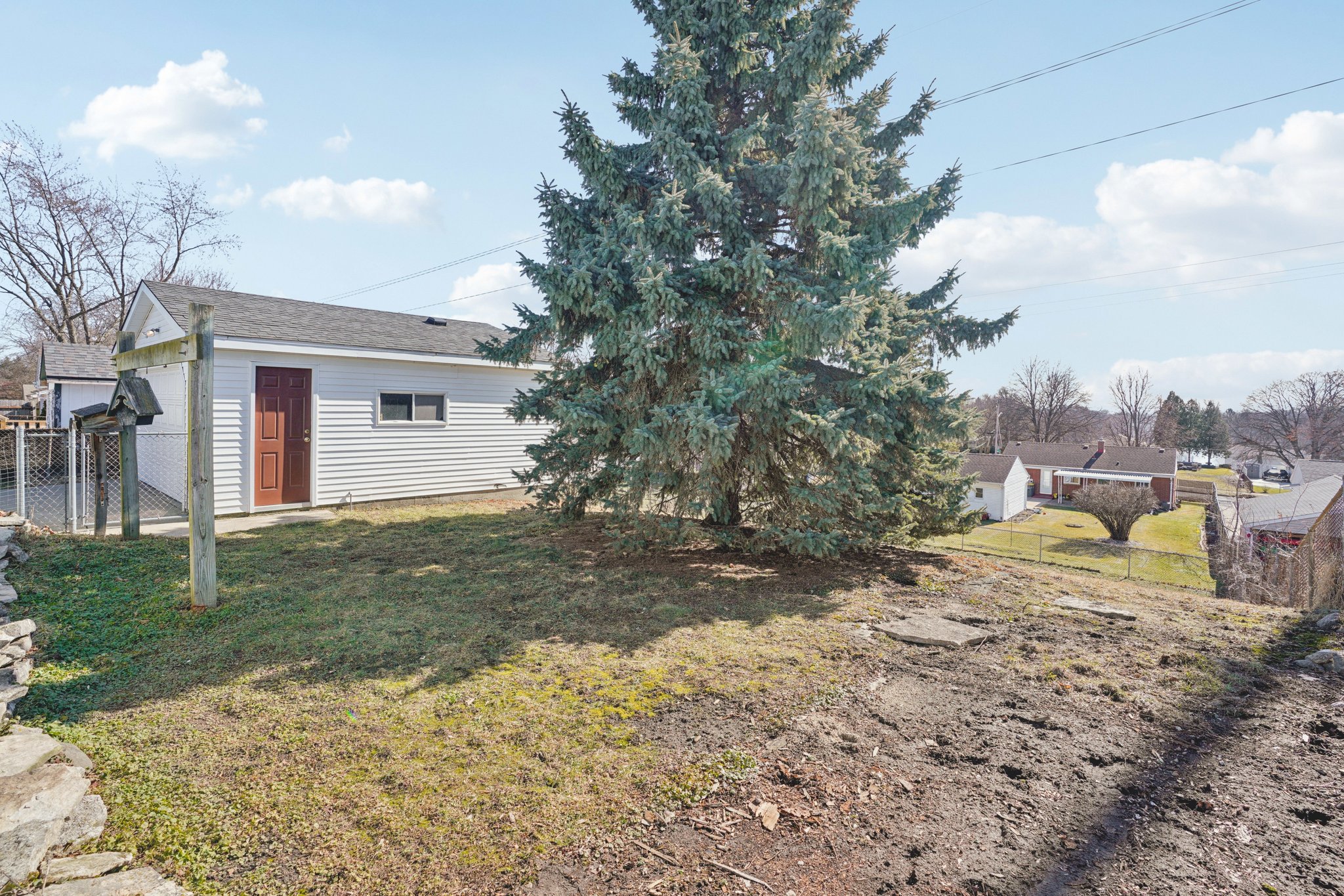 Birch Dr-S2002-035.jpg