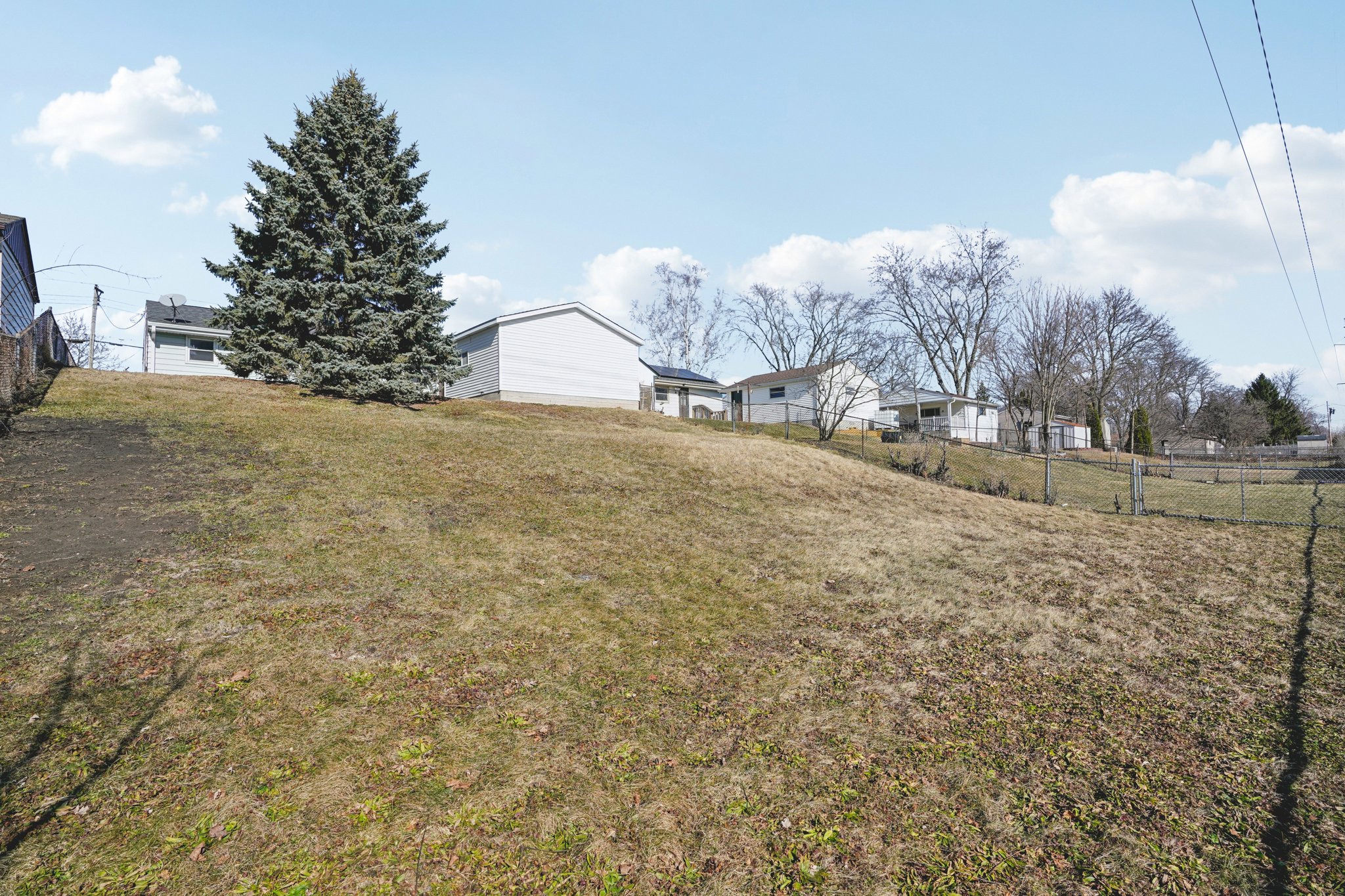 Birch Dr-S2002-037.jpg