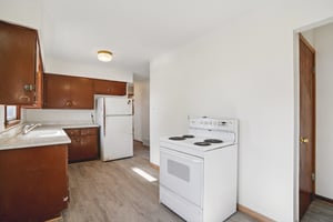 Birch Dr-S2002-016.jpg