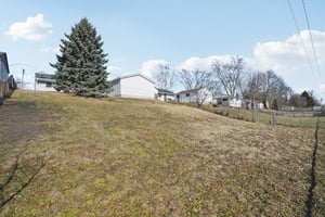 Birch Dr-S2002-037.jpg