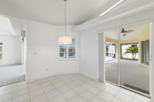 Breakfast Nook -r