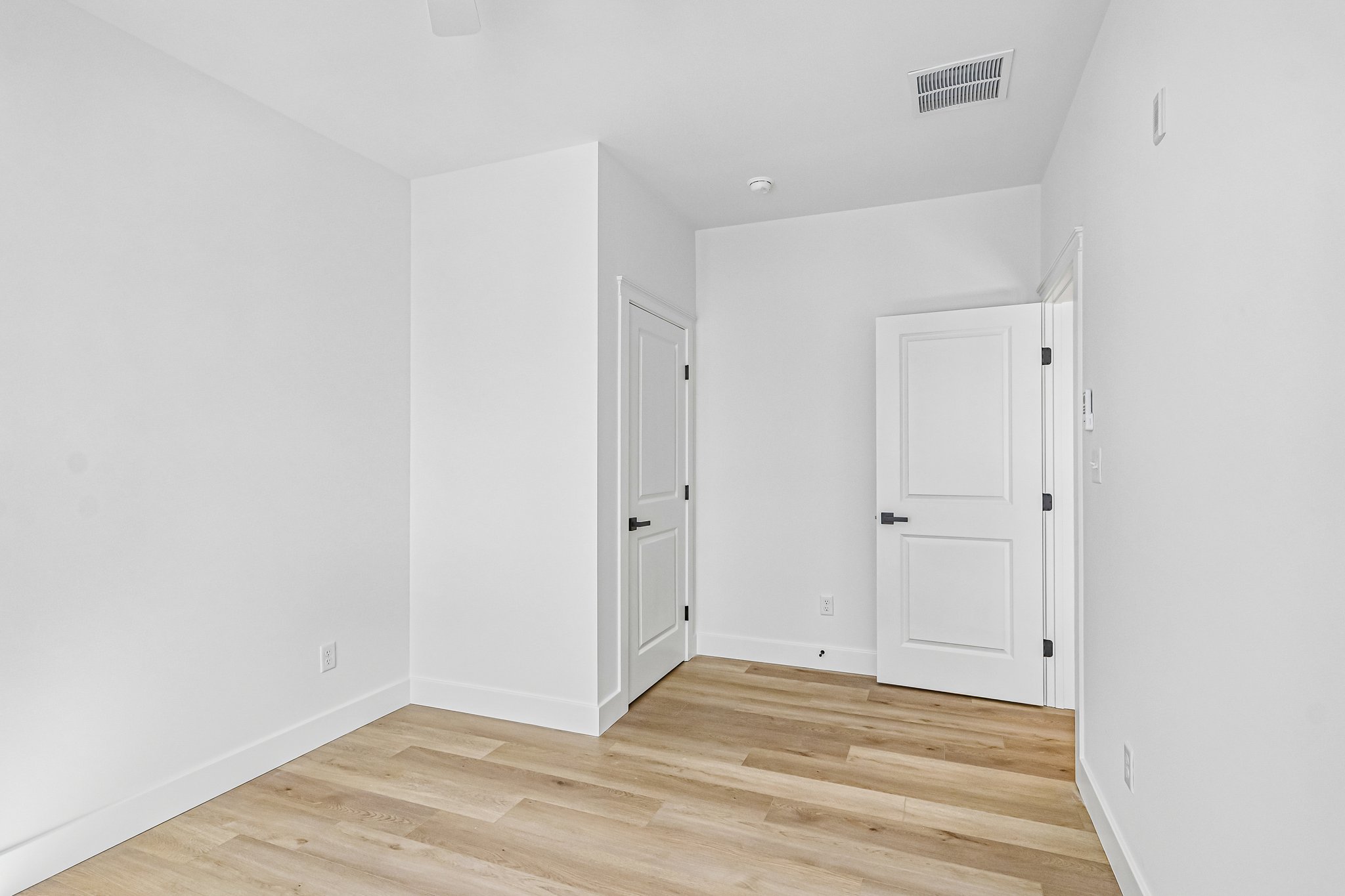 E Garfield Ave 204-S0605-017.jpg