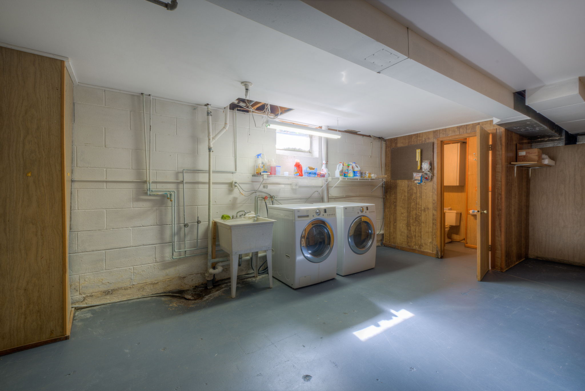 Basement/Laundry