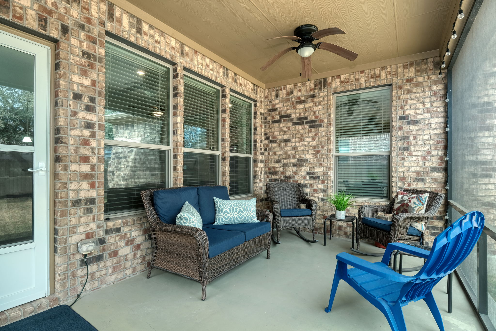 Screened-in Porch