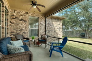 Screened-in Porch