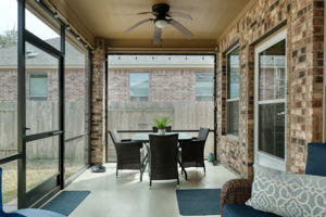 Screened-in Porch