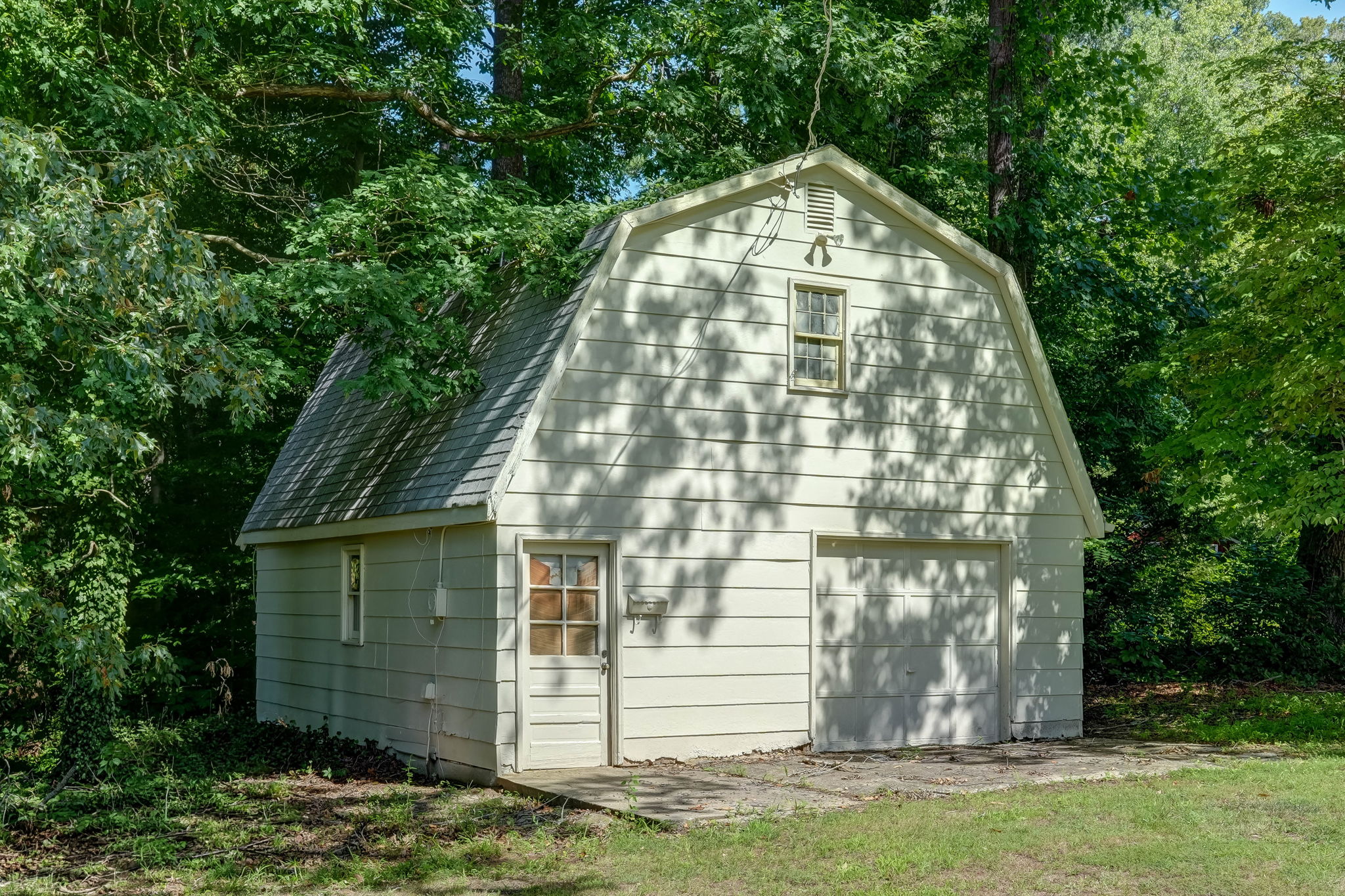 Detached Garage