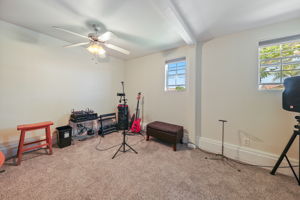  Photo 36