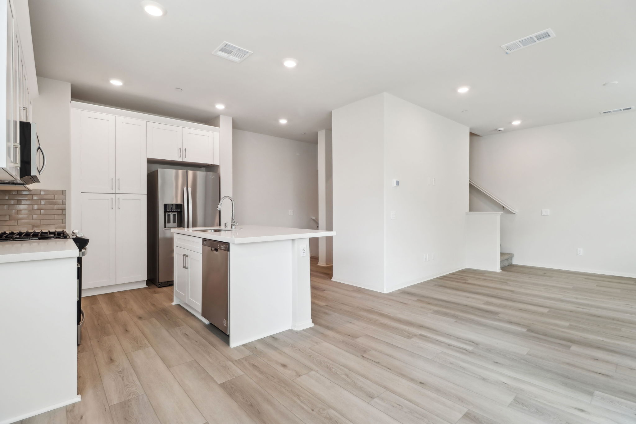 Southern California - Stratus - 1541 Stratus Drive, Pomona, CA 91768 - 004