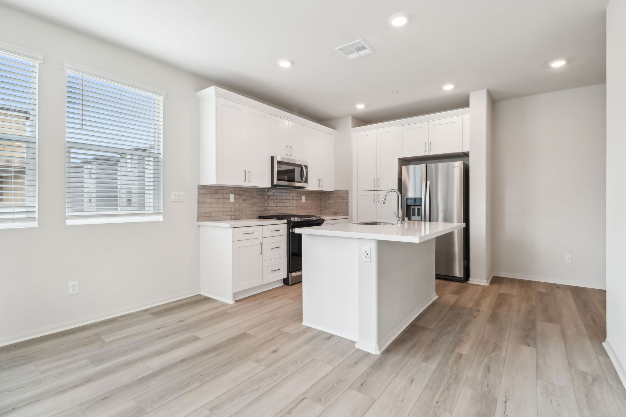 Southern California - Stratus - 1541 Stratus Drive, Pomona, CA 91768 - 005