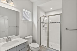 Bedroom 4 En Suite Bathroom