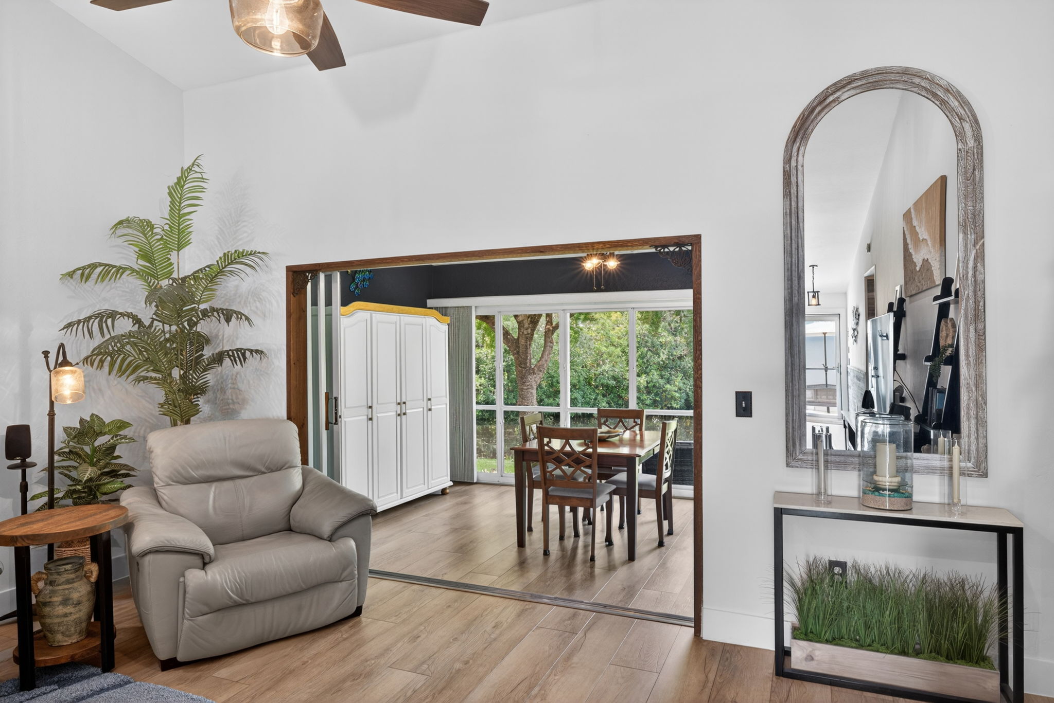 Living Room 7 of 7