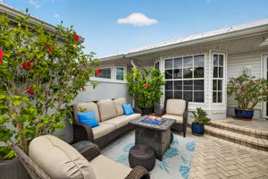 Porch 3 of 7 - Retouch