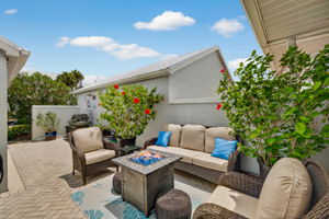 Porch 4 of 7 - Retouch