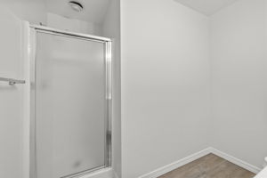 Bathroom 3 (2)