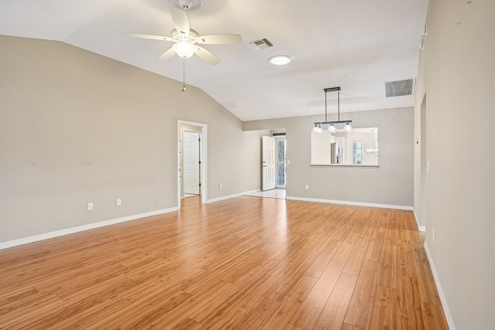 Wyatt Ave-S2410-007.jpg