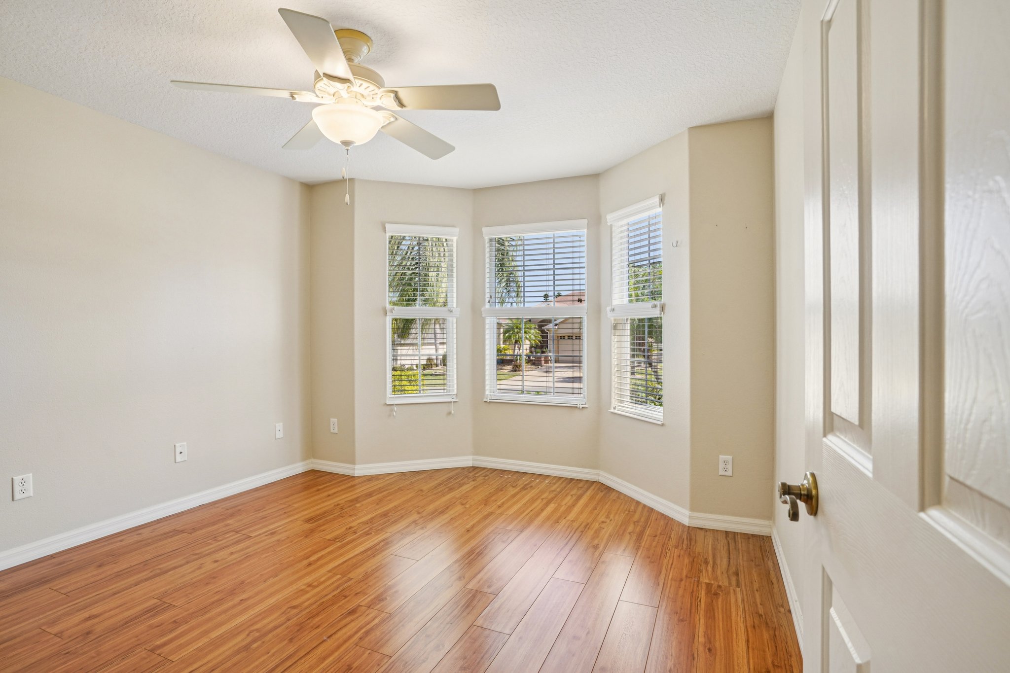 Wyatt Ave-S2410-024.jpg