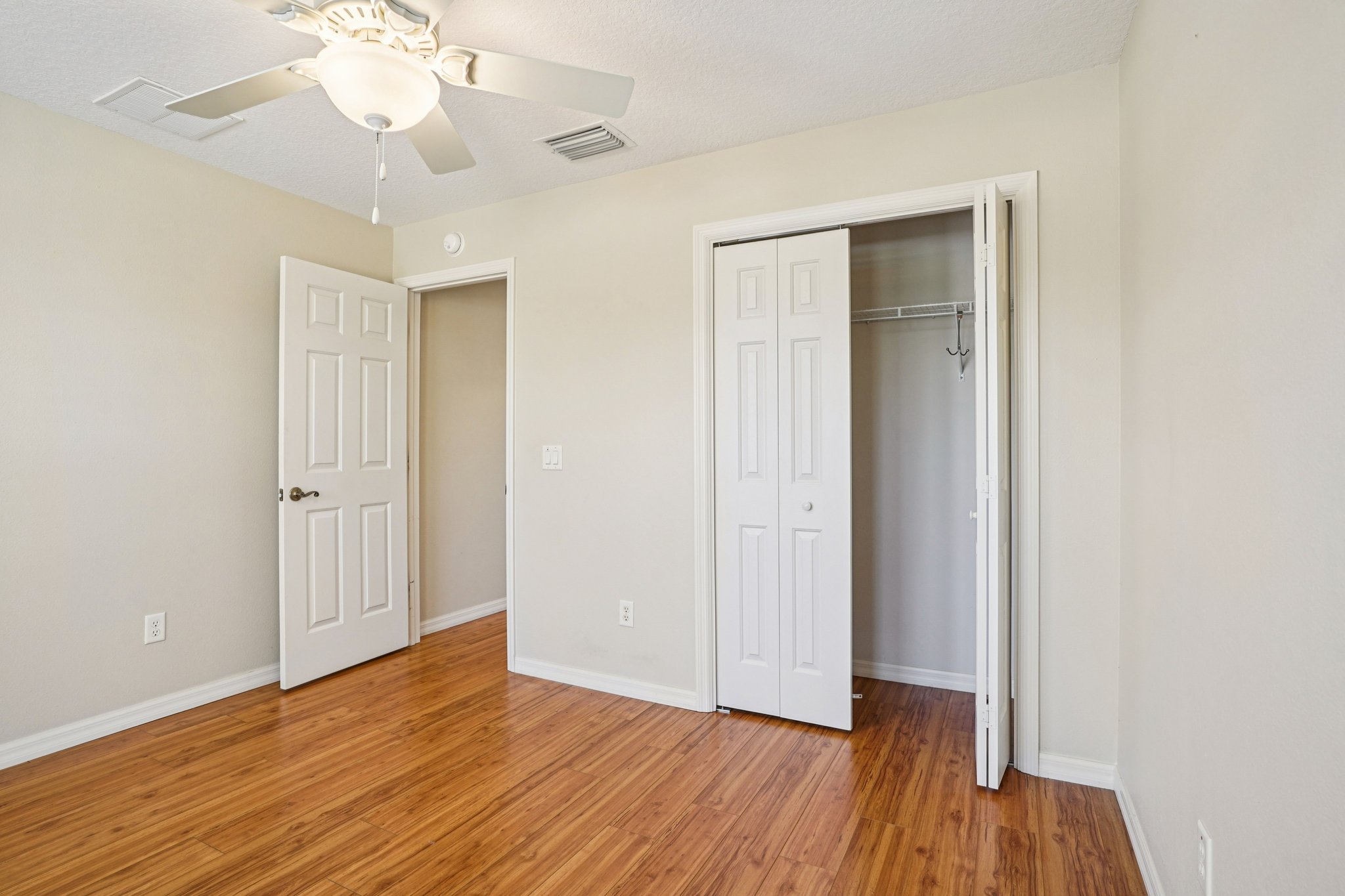 Wyatt Ave-S2410-025.jpg