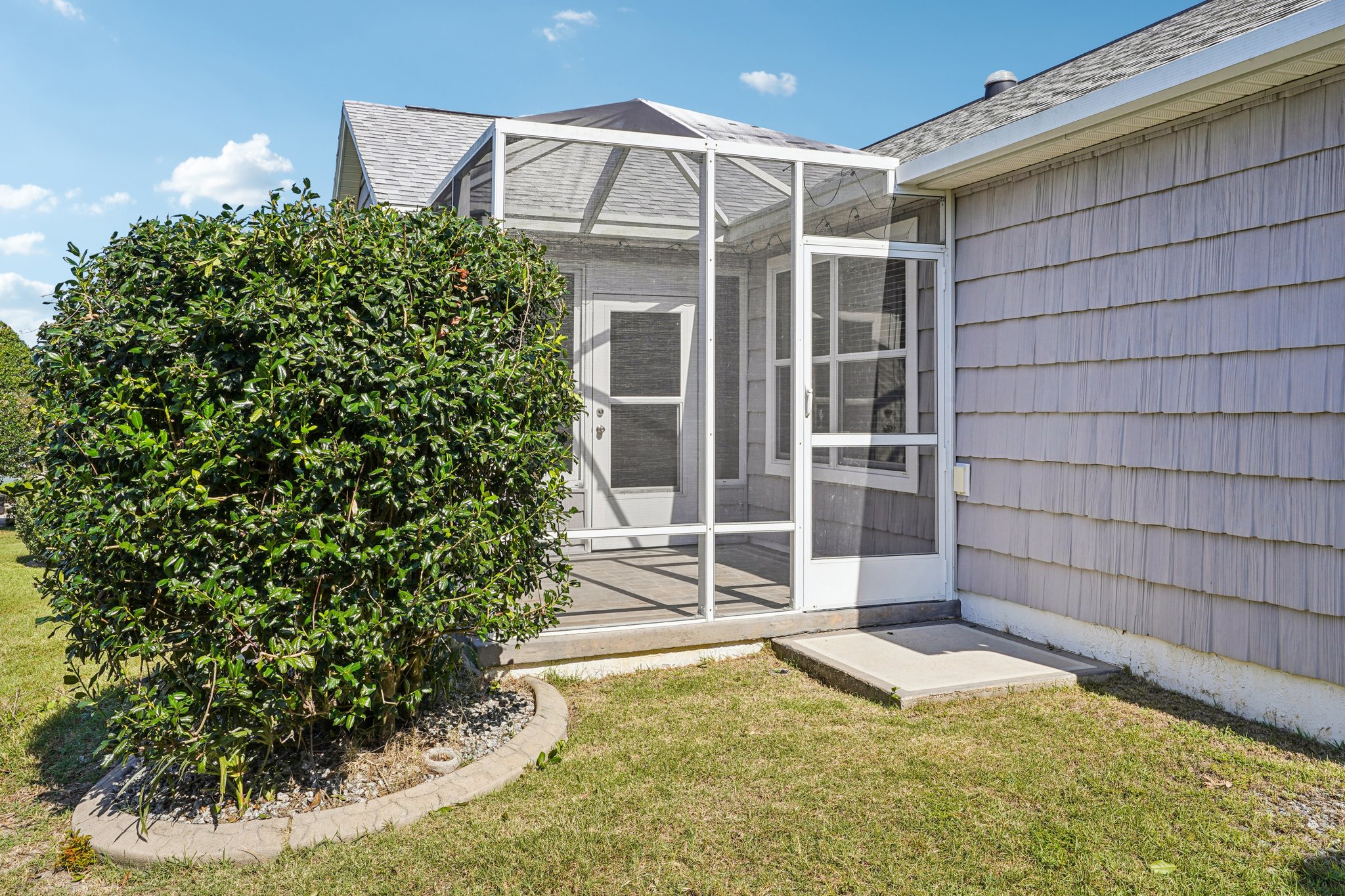 Wyatt Ave-S2410-038.jpg