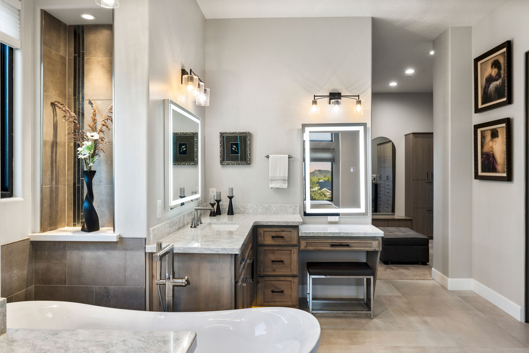 Primary Bathroom (2)