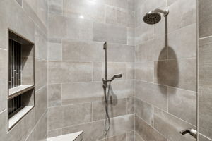 Primary Bathroom (4)
