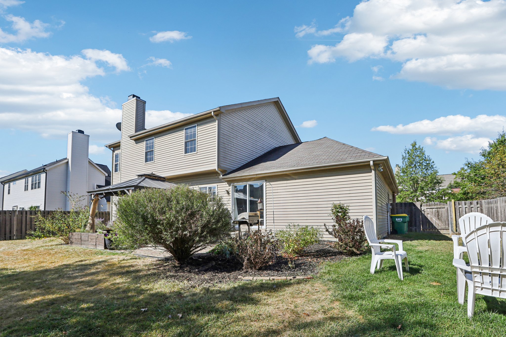 Smithfield Dr-S1609-053.jpg