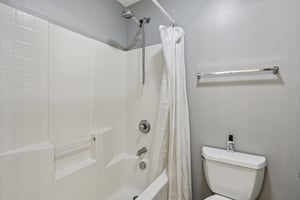 Smithfield Dr-S1609-034.jpg