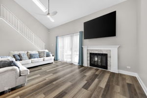  1543 Apple Grove Ln, Westmont, IL 60559_002