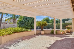 028 Back Patio.jpg