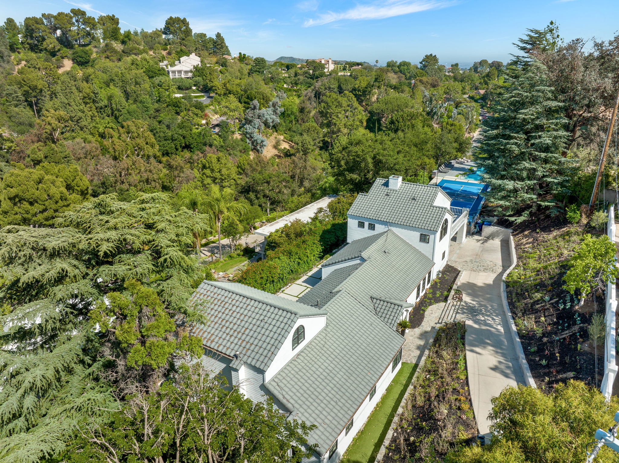 15438 Mulholland Drive-56