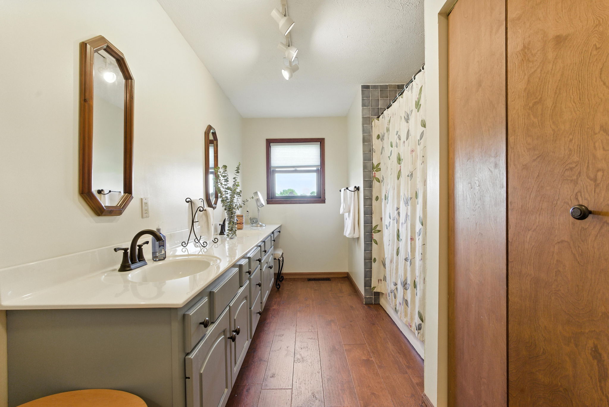 Main Floor Bathroom