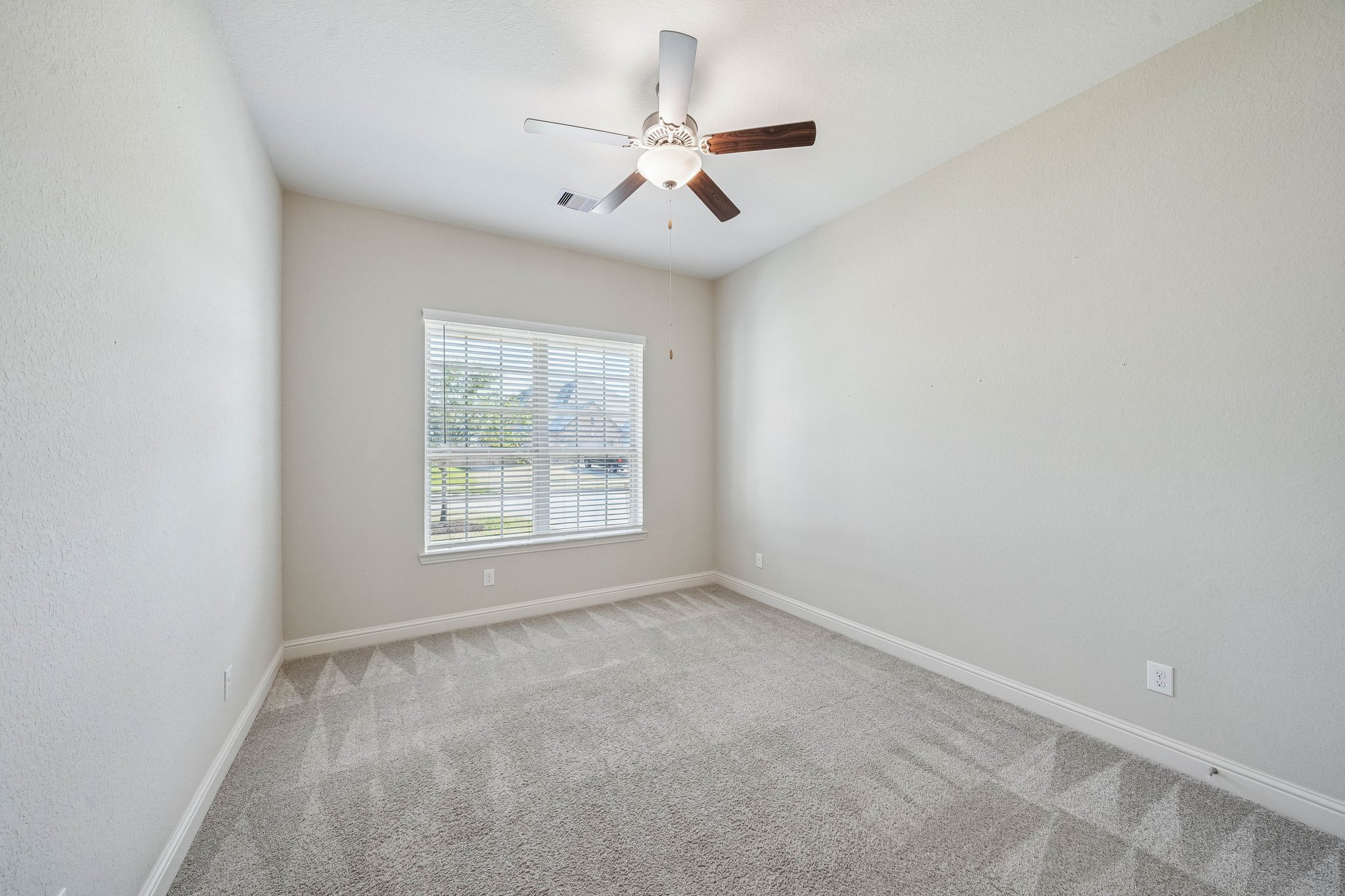 15443 Wildpoint Dr-025.jpg