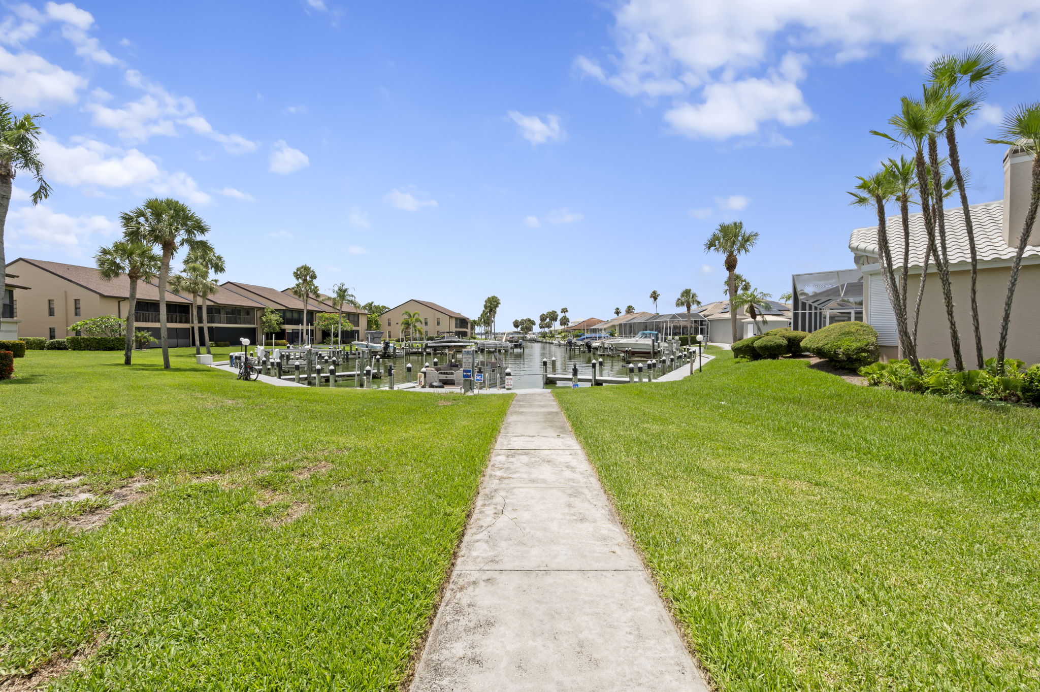 15444 Admiralty Cir 10, North Fort Myers, FL 33917 | Professional View ...