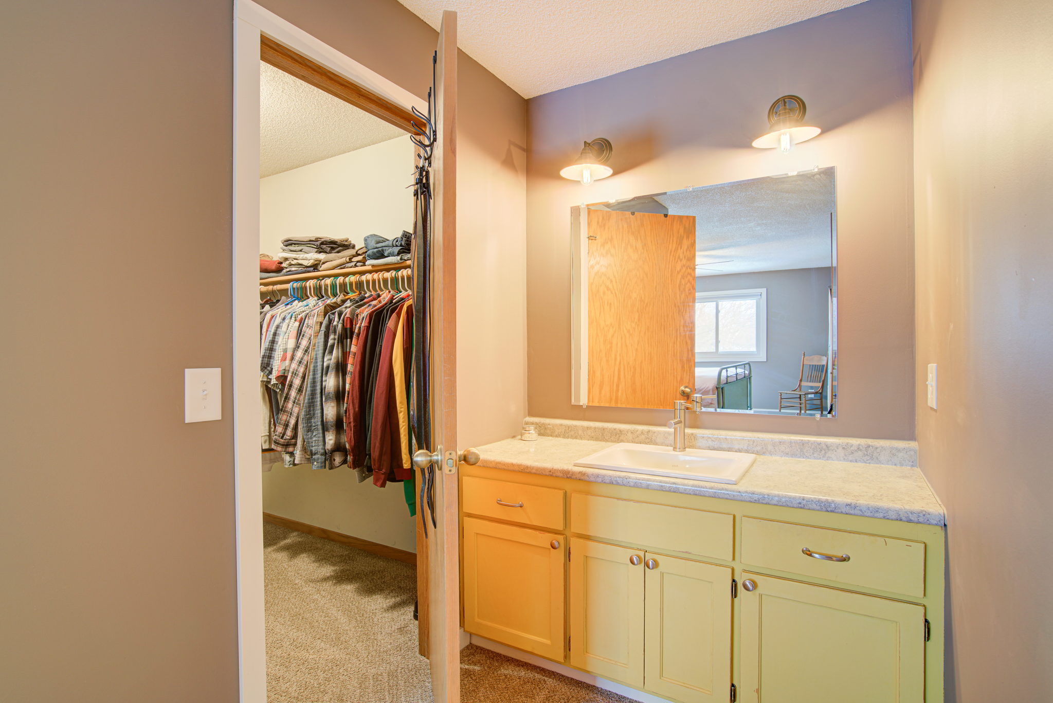 Bedroom 1 Vanity/Walk-in Closet