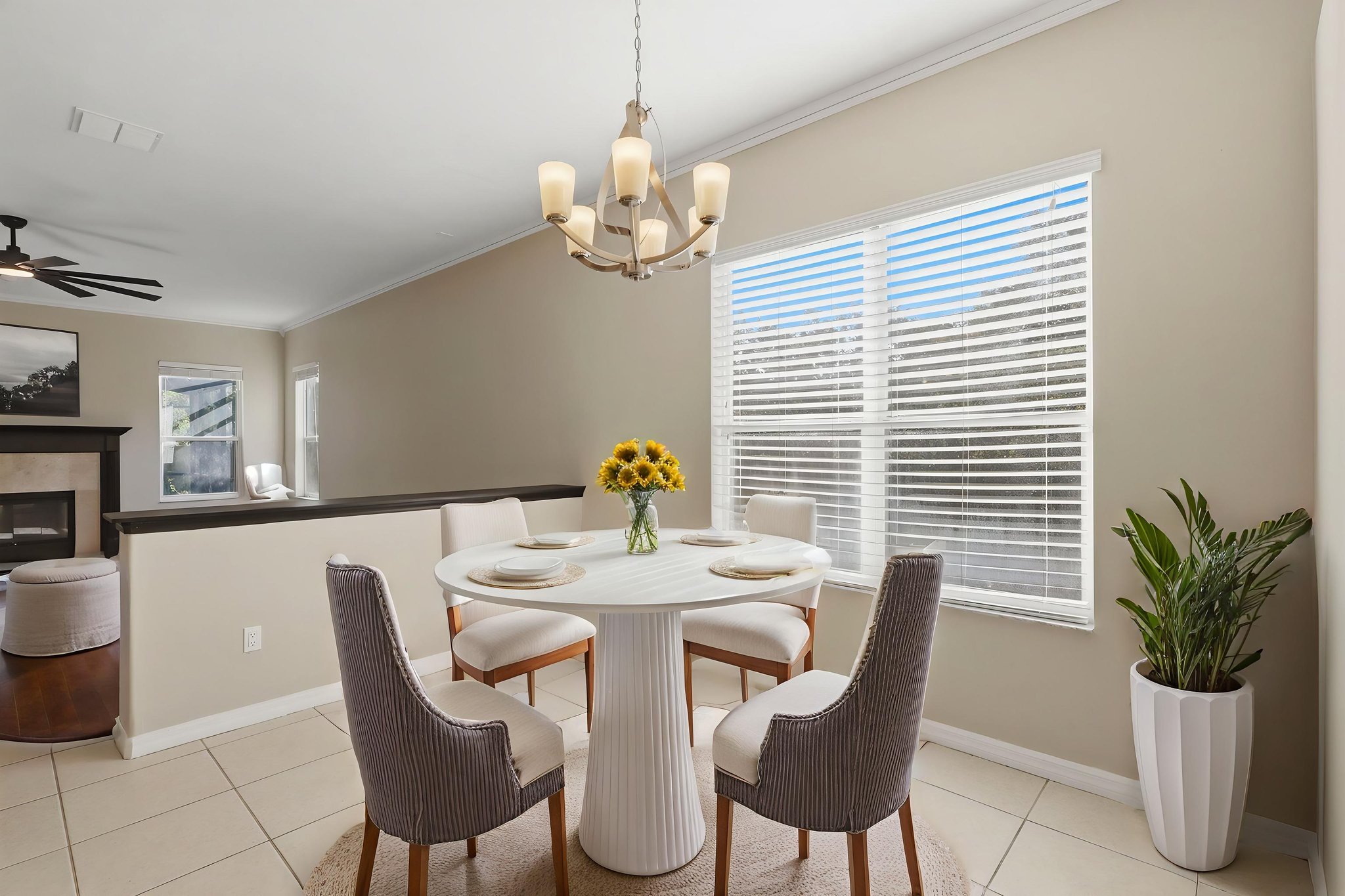 6Y8A6663 virtually staged.jpeg