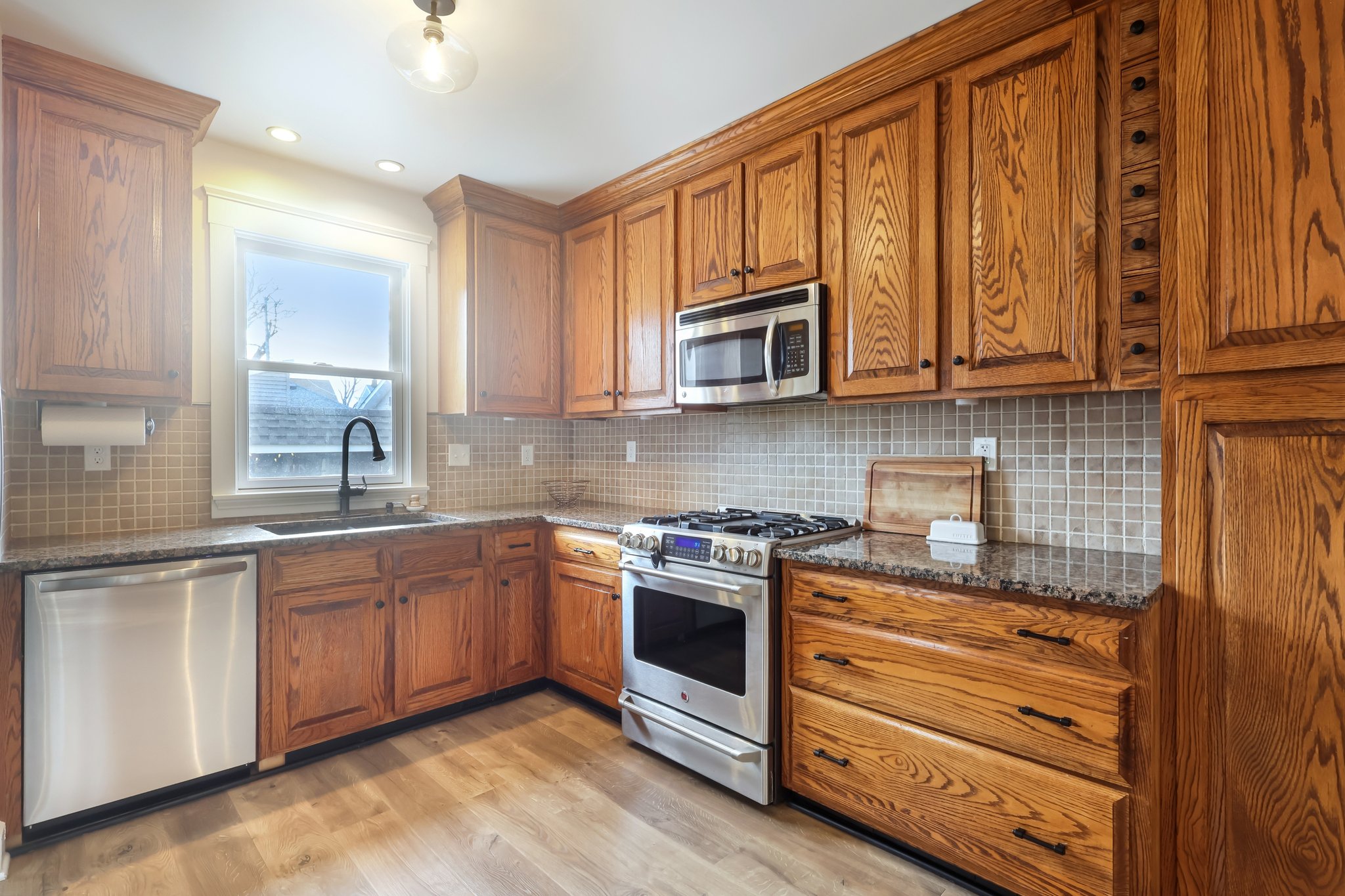 Rockway Ave-S2003-014.jpg