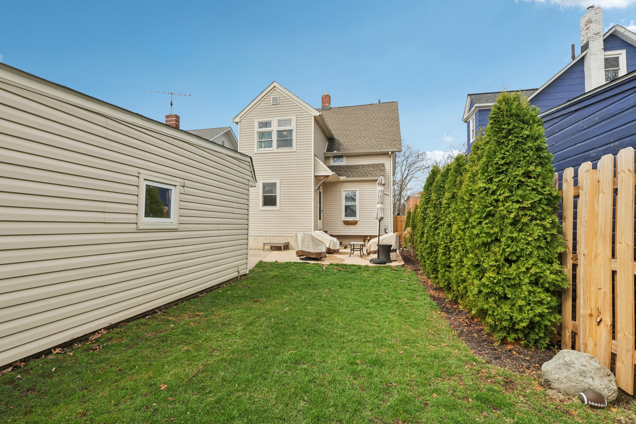 Rockway Ave-S2003-033.jpg