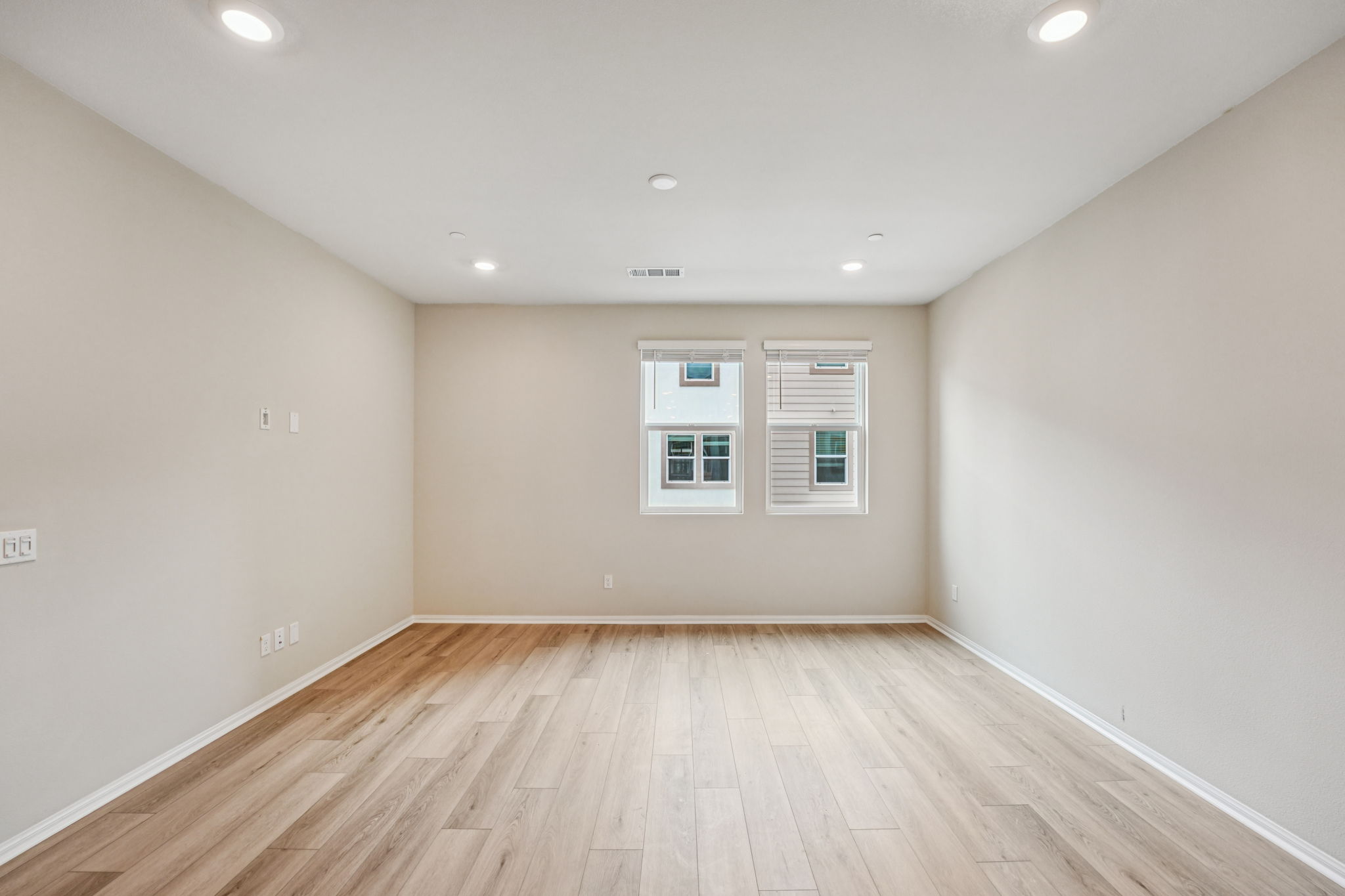 So Cal - Stratus - 1545 Stratus Dr Pomona CA 91768 - 021