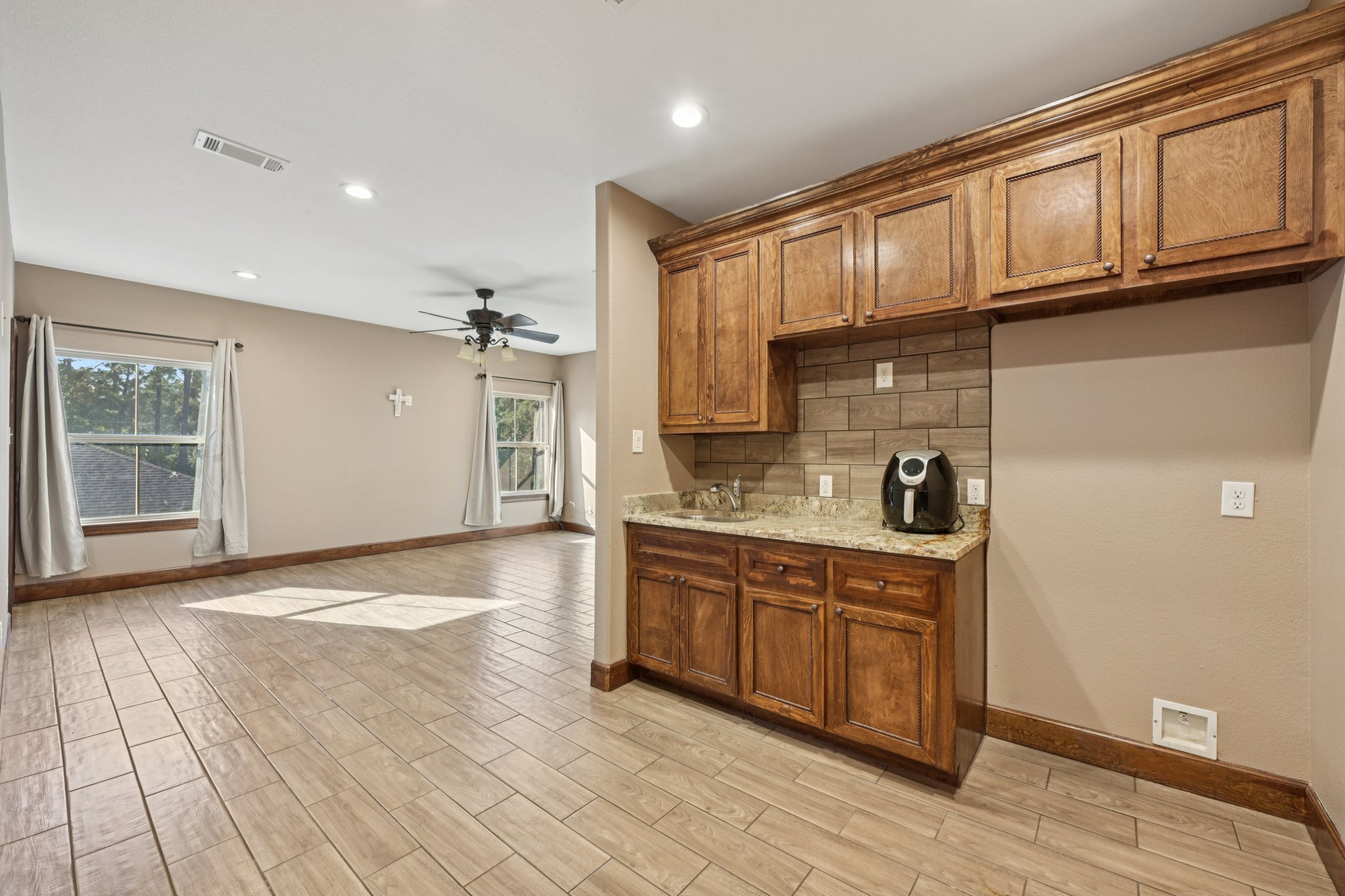 Shady Oaks Dr-S0810-040.jpg
