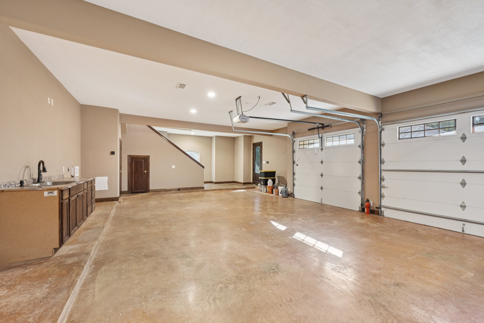 Shady Oaks Dr-S0810-045.jpg