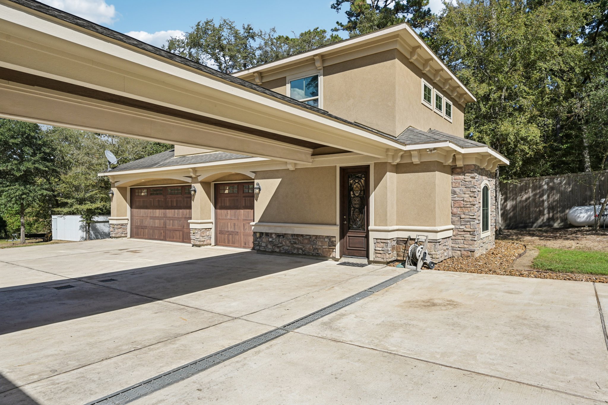 Shady Oaks Dr-S0810-050.jpg