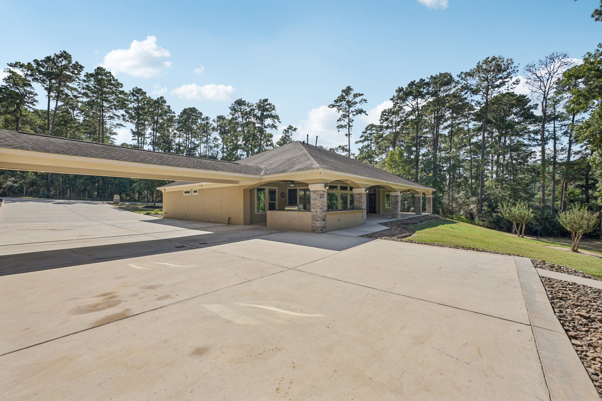 Shady Oaks Dr-S0810-051.jpg