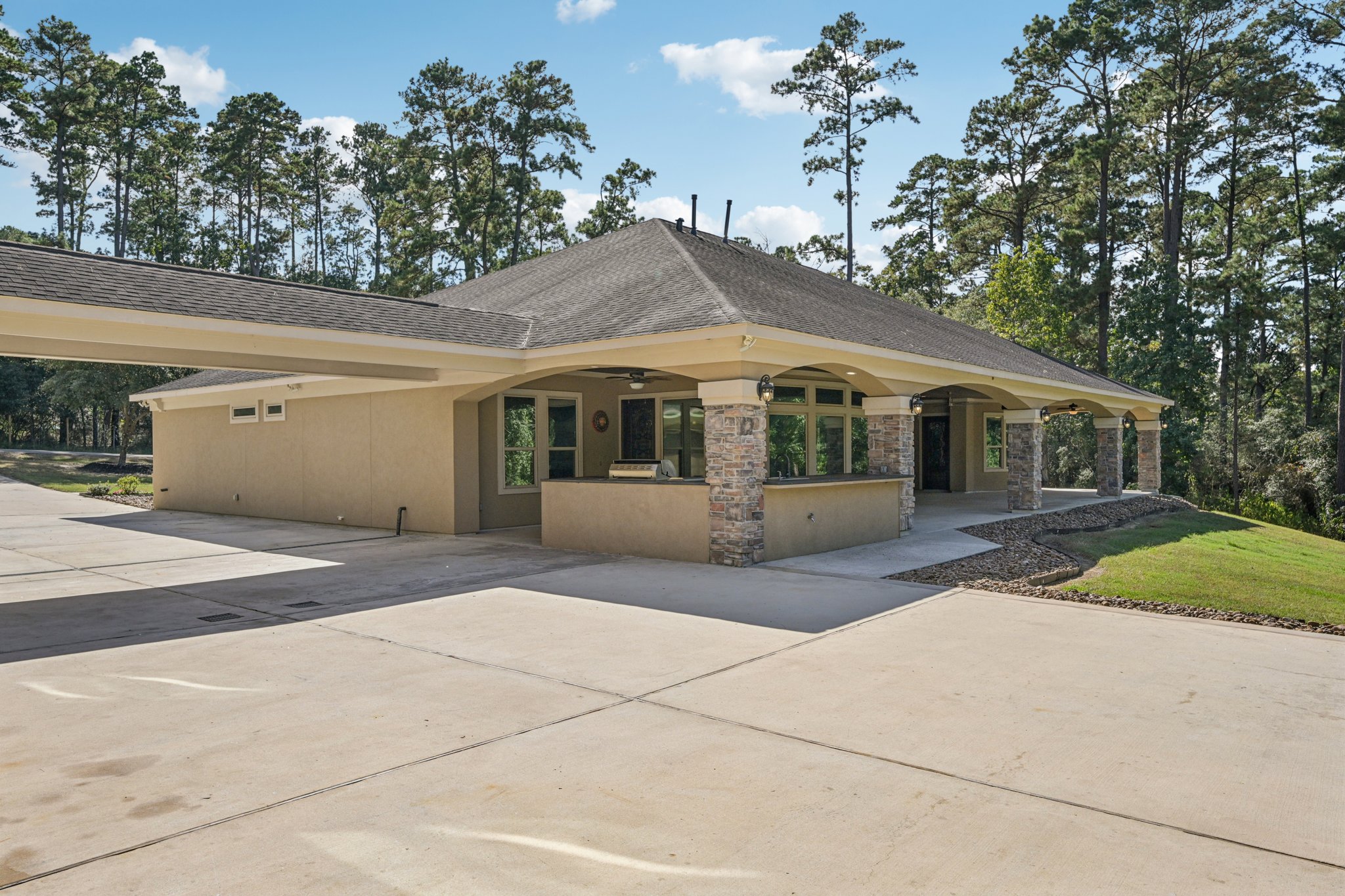 Shady Oaks Dr-S0810-052.jpg