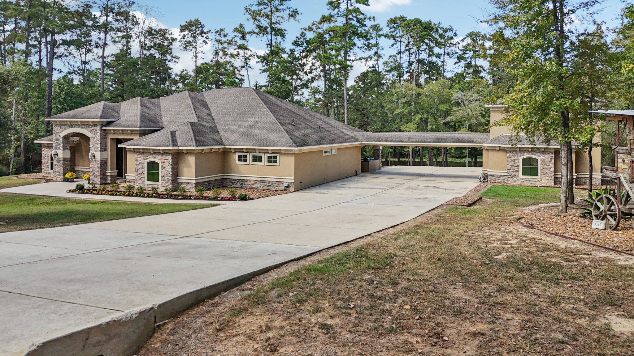 Shady Oaks Dr-S0810-057.jpg