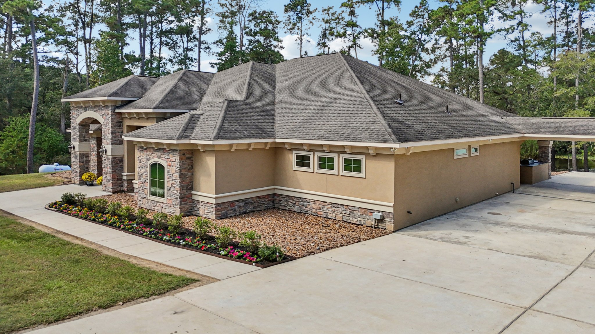 Shady Oaks Dr-S0810-058.jpg